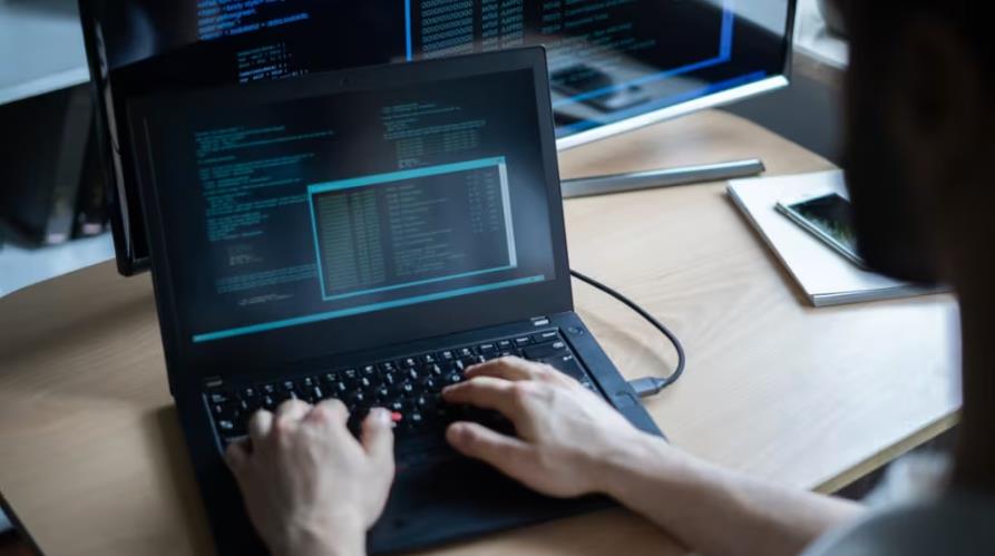 怀化小程序开发破局关键：筑牢AWS DevOps工程师核心能力